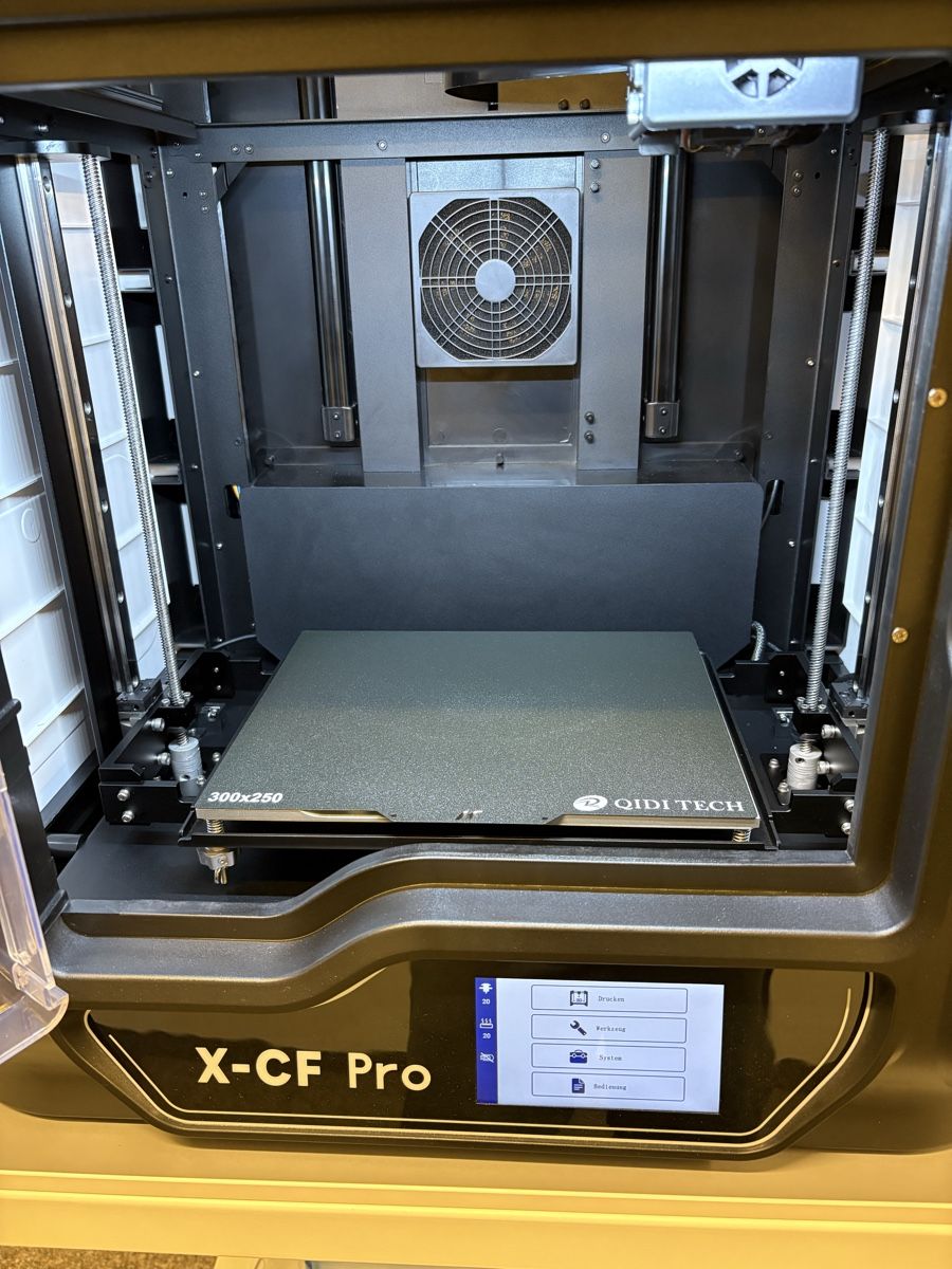 Imprimante 3D: QIDI tech X-CF Pro – D'occasion à Madetswil par magerber68 3
