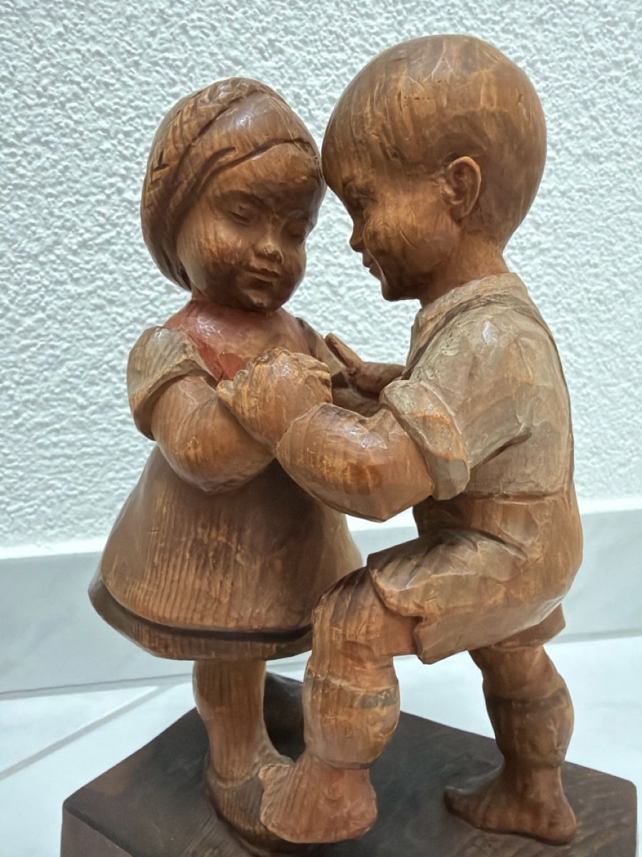 Statuette: Holzfigur geschnitzt, tanzende Kinder. – Usato da Biberist venduto da Momo33 1