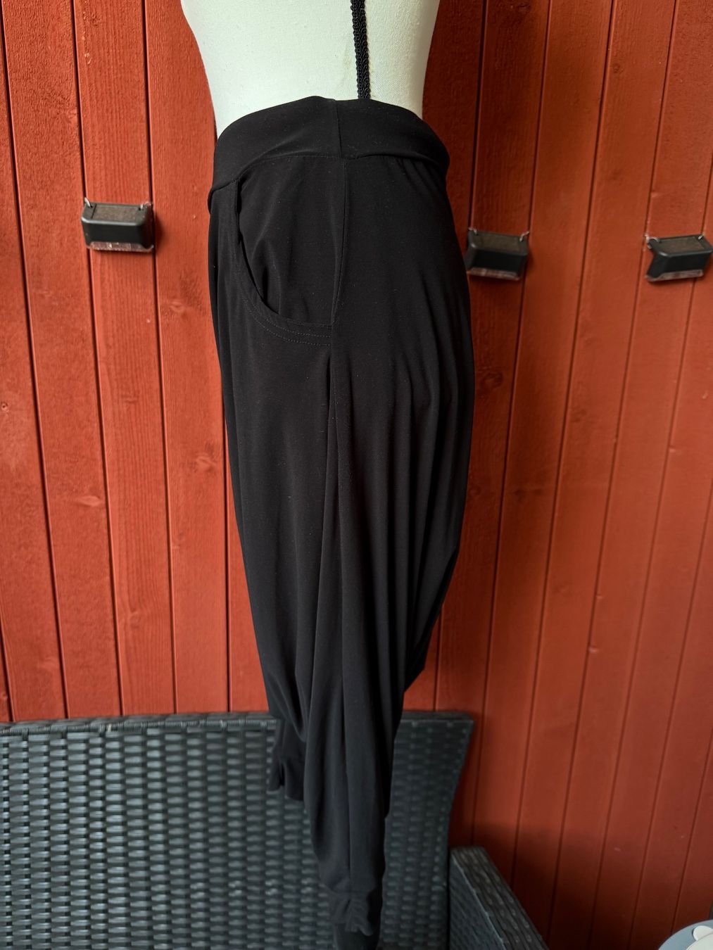 Pantaloni: Schwarze Hose – Usato da Riehen venduto da ann_76jw 2