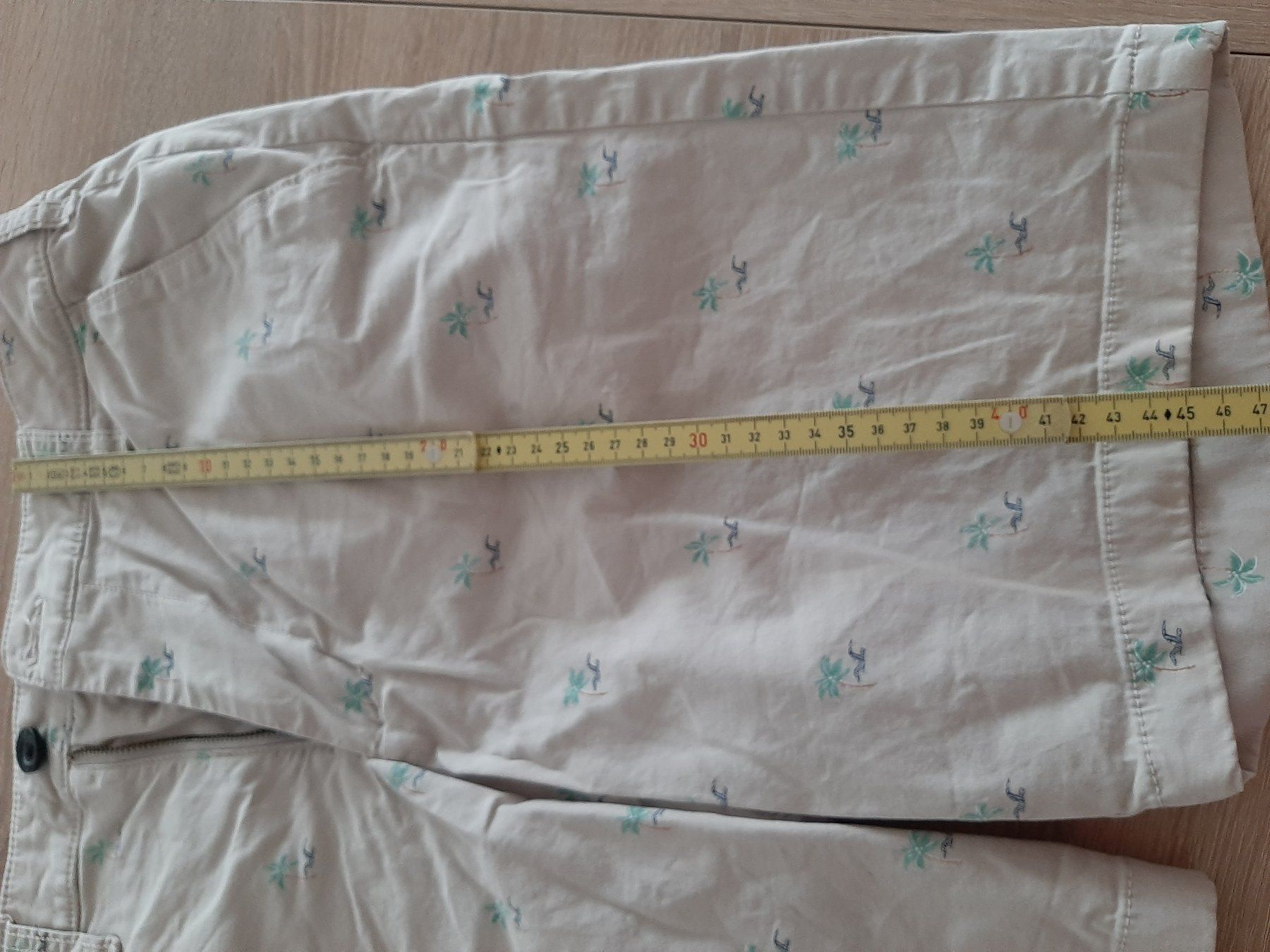 Hollister Pantaloni: Kurze Hose hellbeige mit Muster, Weite Gr. 32 – Usato da Menziken venduto da Rien1 5
