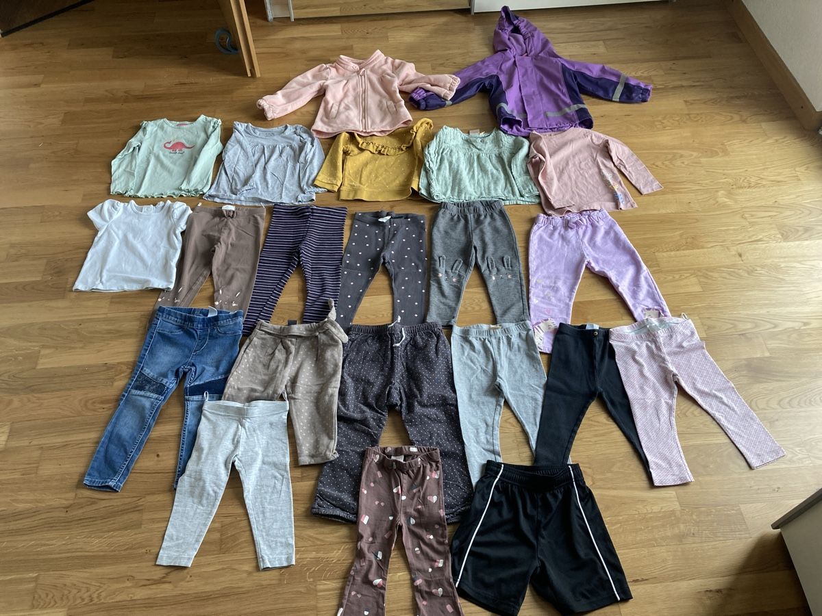 Lotti & Set di vestiti: Mädchen Kleiderpaket Gr 86/92 – Usato da Staad SG venduto da gab_7dr9