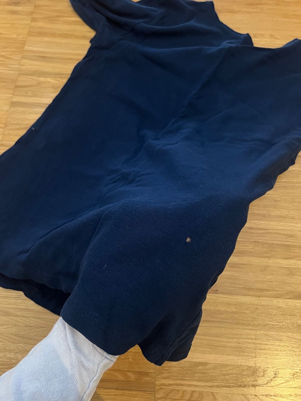 Camicette: Dark blue blouse – Difettoso da Adliswil venduto da avatar83 5