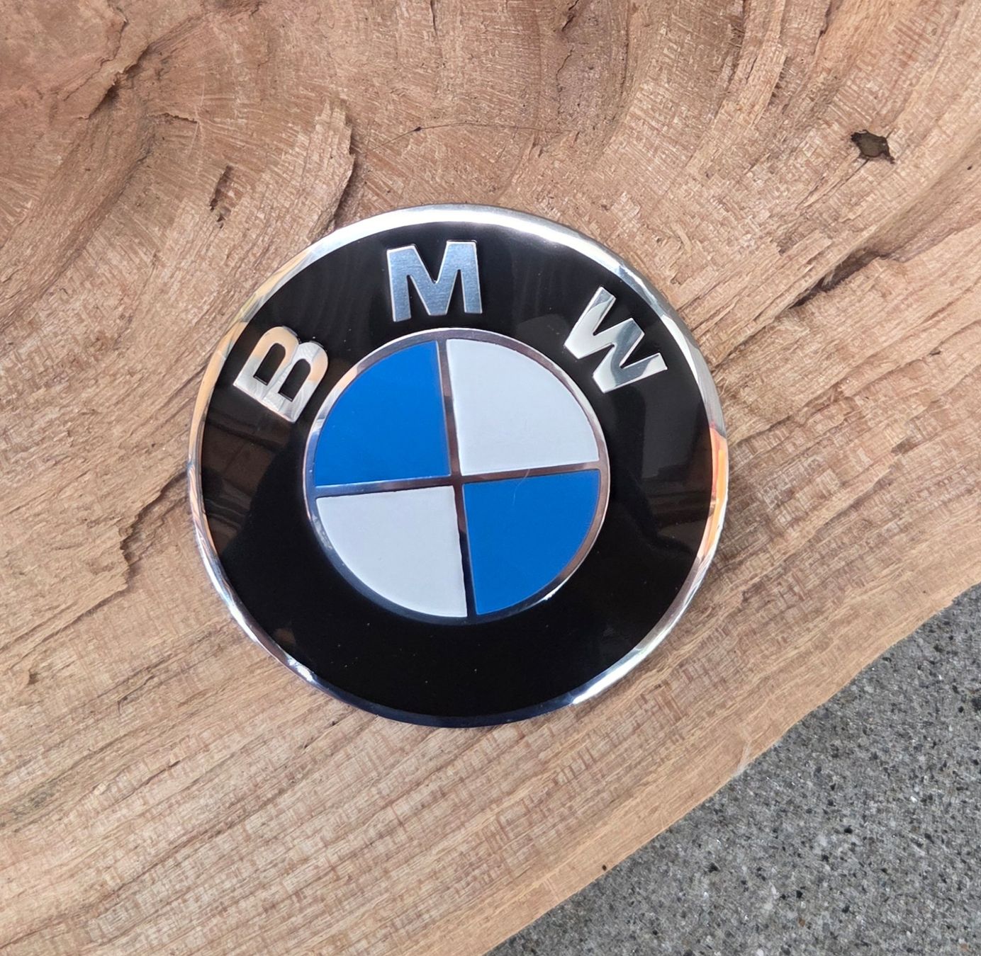 Sticker: BMW Aufkleber Emblem Logo – Nuovo e nell'imballaggio originale da Escholzmatt venduto da Mpowerone