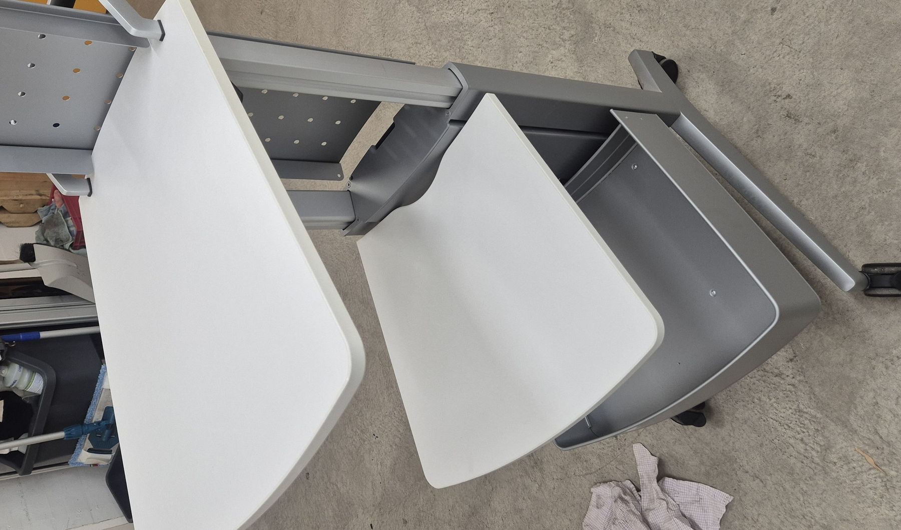 Schreibtische: Rolltisch Klapptisch für Büro oder Homeoffice – Gebraucht aus Thalwil von Moritz.A 1
