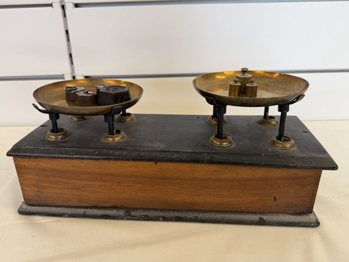 Bilance e pesi: Balance de précision ancienne avec poids  – Usato da montreux venduto da Always-Good 4