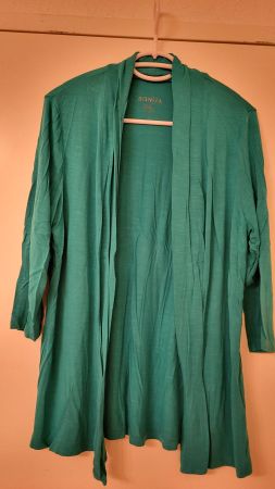Grüner, leichter Feinstrick-Cardigan, Gr. L