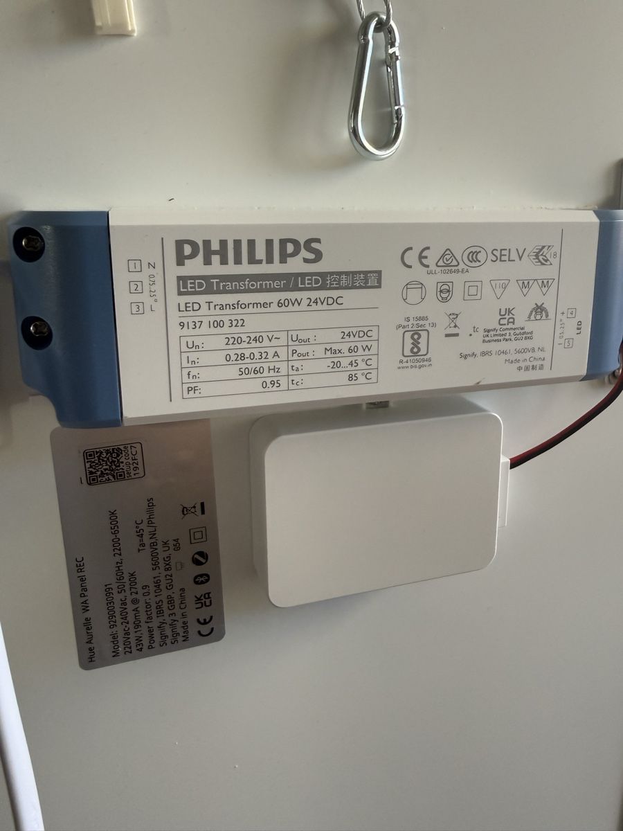 Philips Lustres & lampes de plafonds: LED Panel Leuchte 1200x300mm Hue Philips Aurelle  – Neuf (Voir description) à Gockhausen par Eldomenico 2