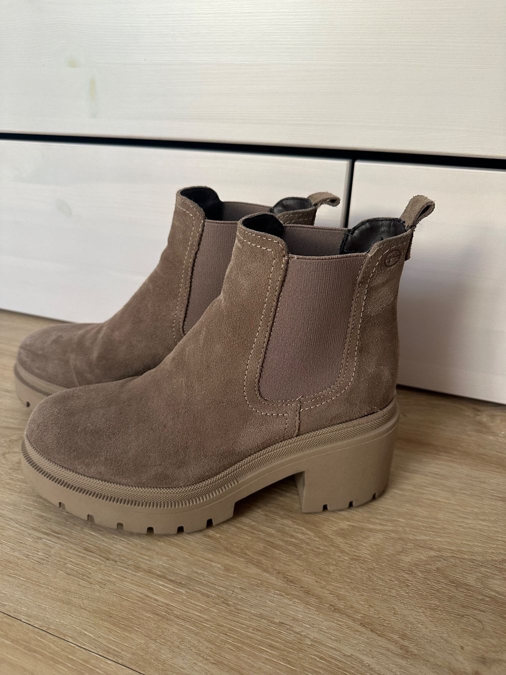 Tamaris Damenschuhe: Plateaustiefelette von Tamaris – Gebraucht aus Einsiedeln von bet_6nlq 2