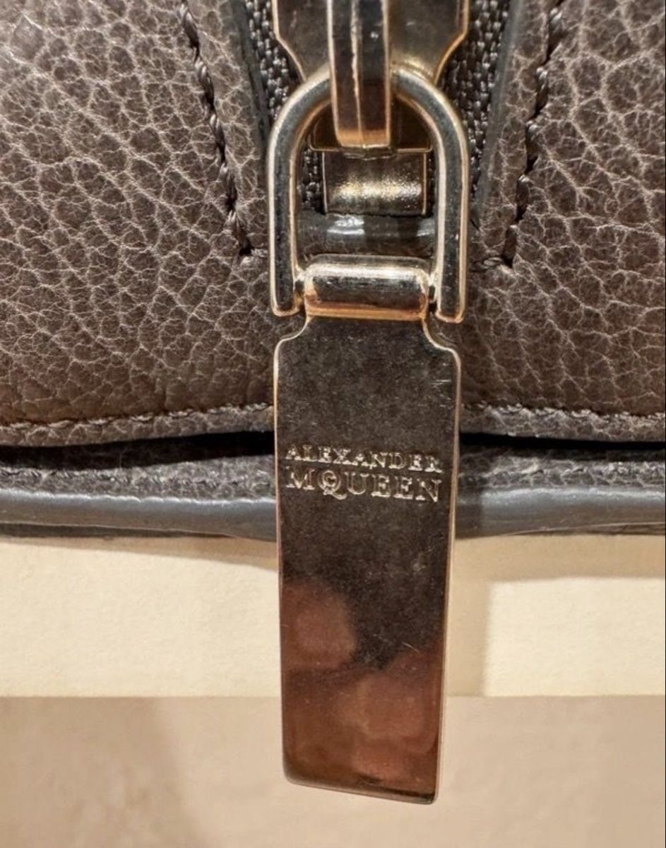 Alexander Mcqueen Taschen: Alexander McQueen Handbag Heroine – Gebraucht aus Zürich von ame_69zd 4