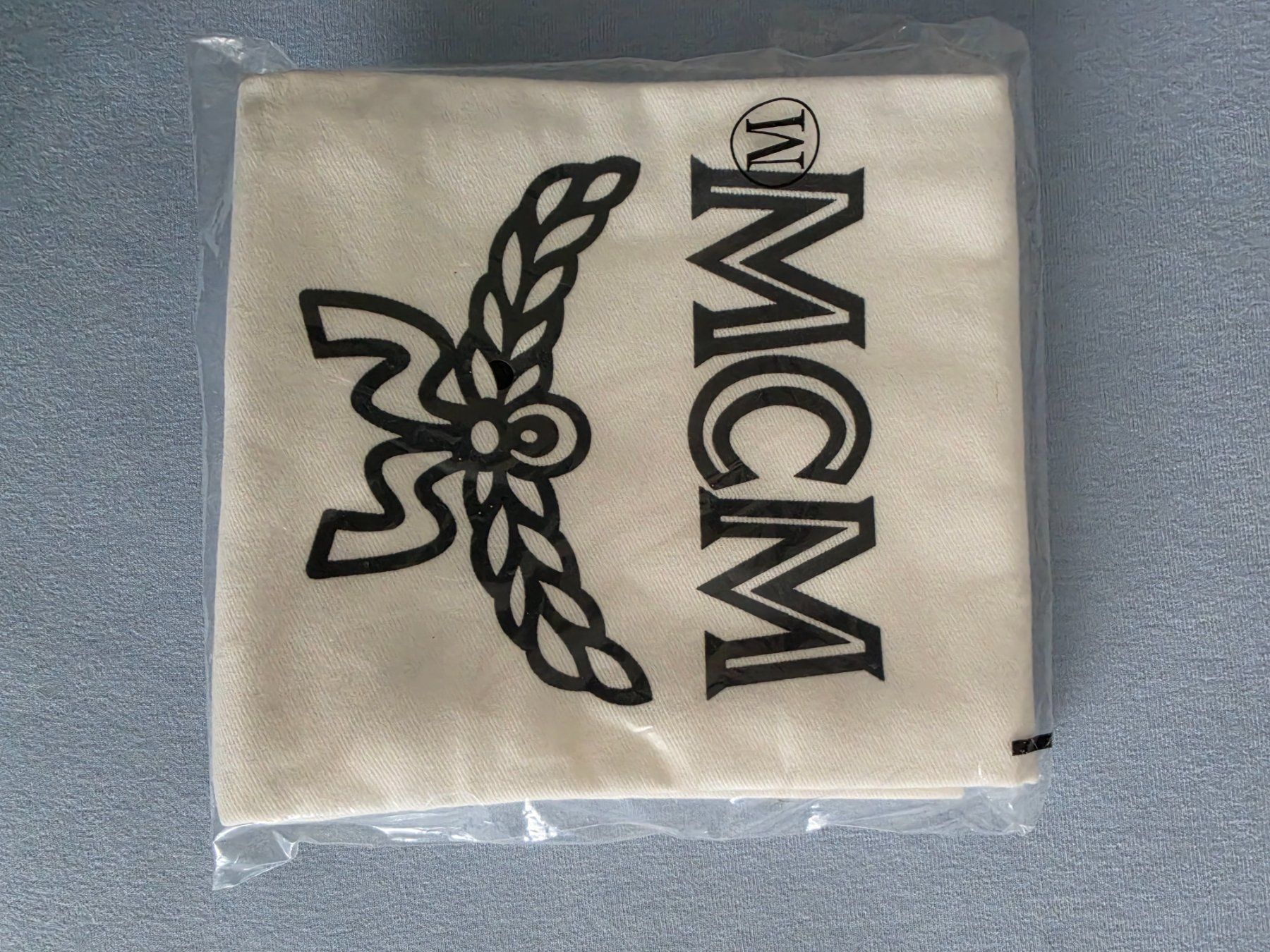 Mcm Borse: MCM Staubbeutel weiss – Nuovo e nell'imballaggio originale da Gränichen venduto da Namchii 4