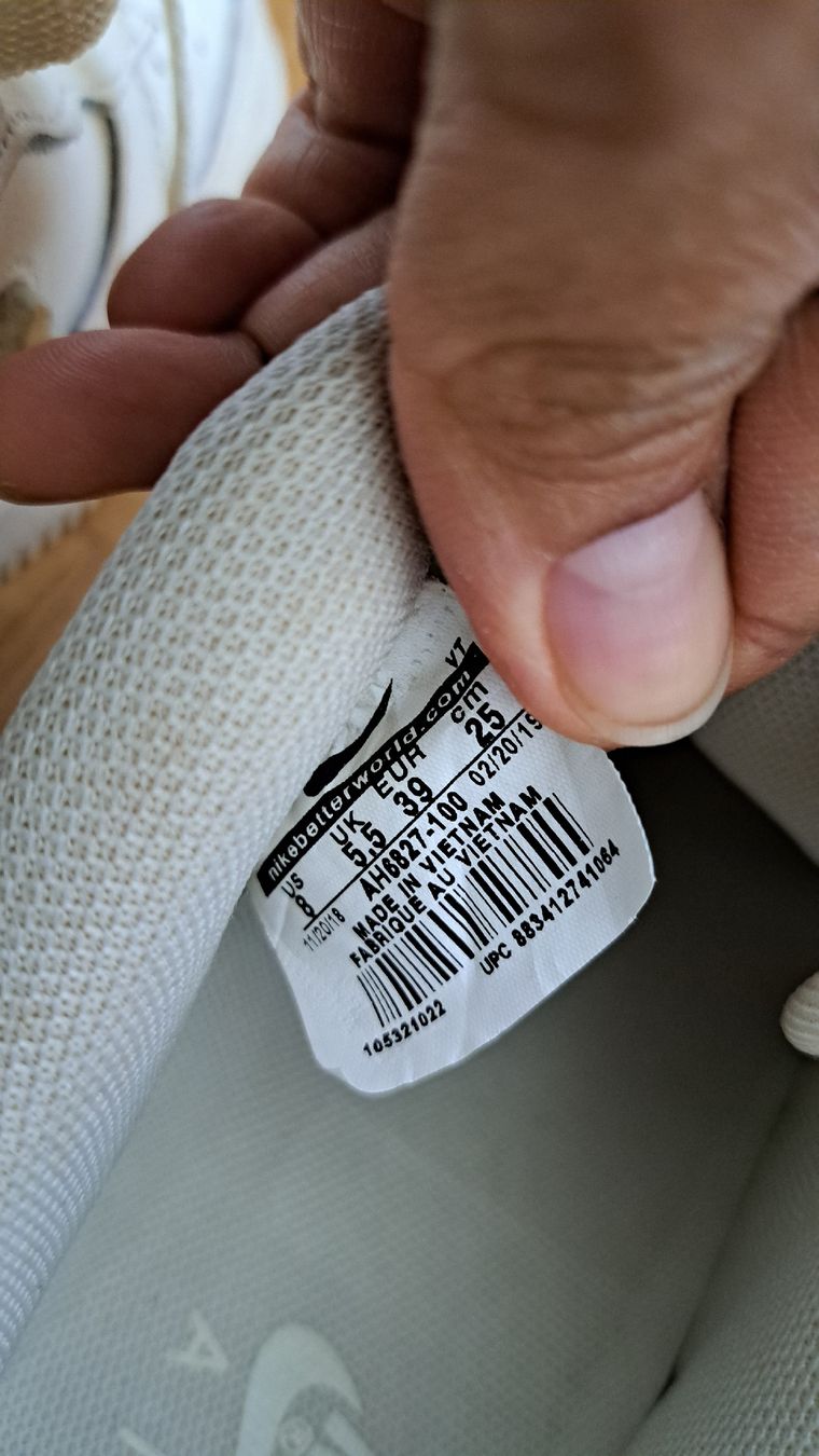 Nike Scarpe da uomo: Nike taille 39,très bon état, chaussures – Nuovo (secondo la descrizione) da Meyrin venduto da Zahra011 4