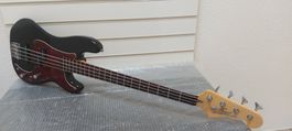 E-Bass gitarre Cheri frisch ab service mit neue saiten satz