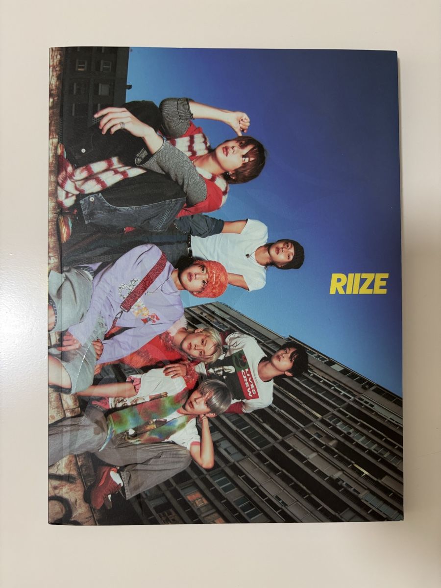 Alben: Riize Album – Gebraucht aus Oberentfelden von Hain_shopp