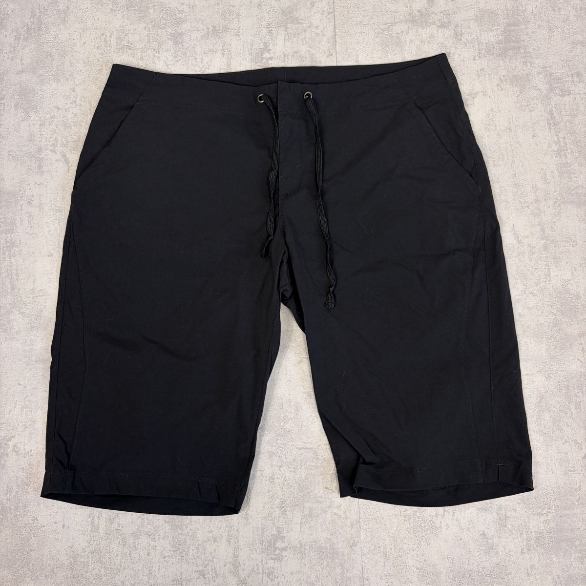 Columbia Hosen: Short Columbia noir - taille XS  – Neu (gemäss Beschreibung) aus Neuchâtel von aliceguins