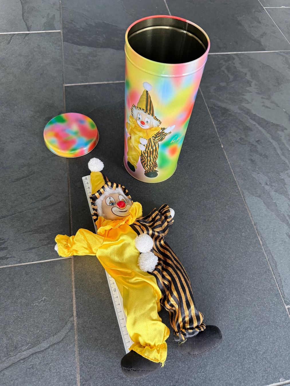 Figuren: Wunderschöner neuer Clown in Dose 33 cm. lang – Neu und originalverpackt aus Stetten SH von Urlaub 1