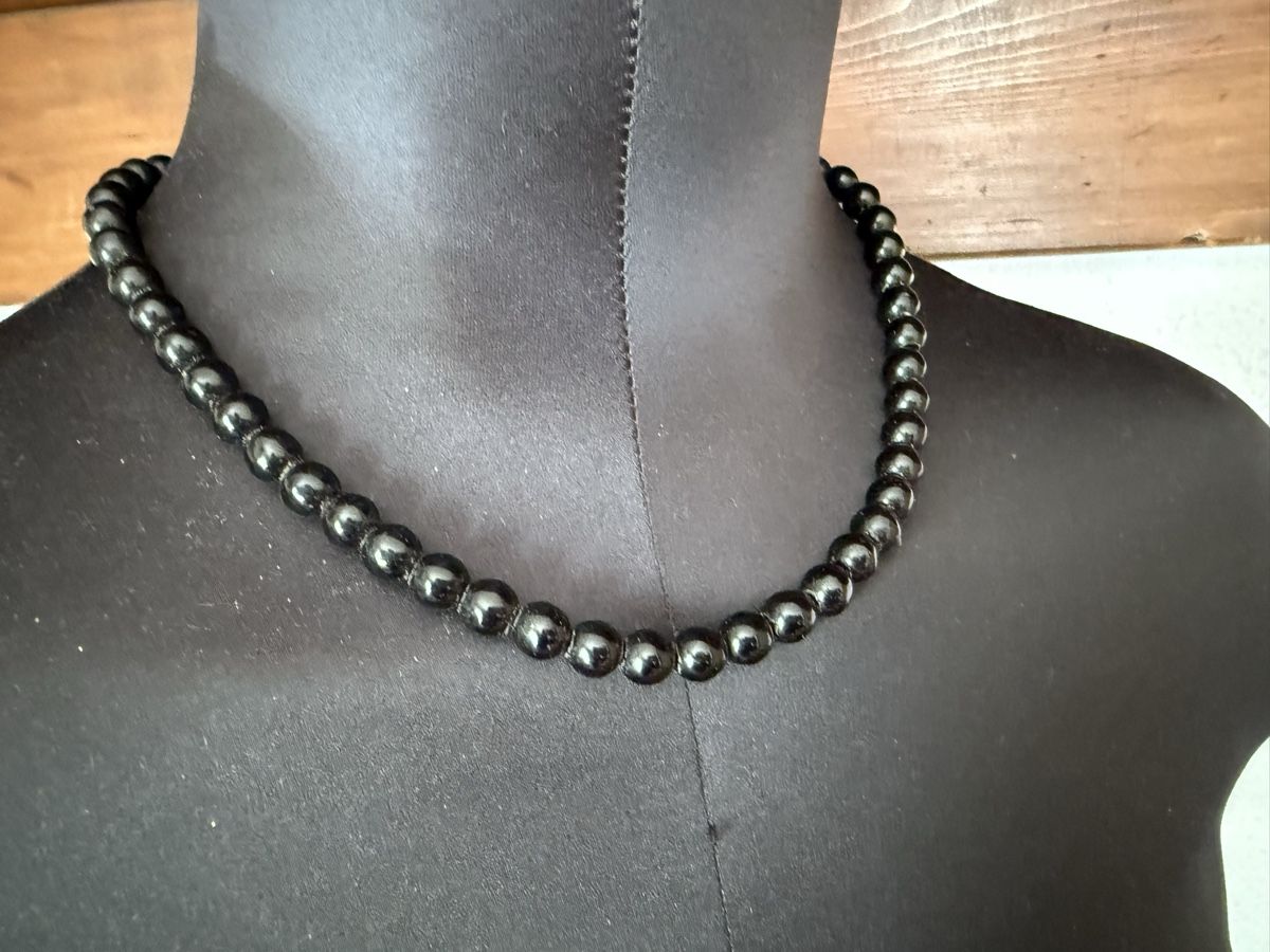 Catenine: Schwarze Vintage-Halskette aus Stein oder Glas – Usato da Lamone venduto da LaCantinaMagica 1