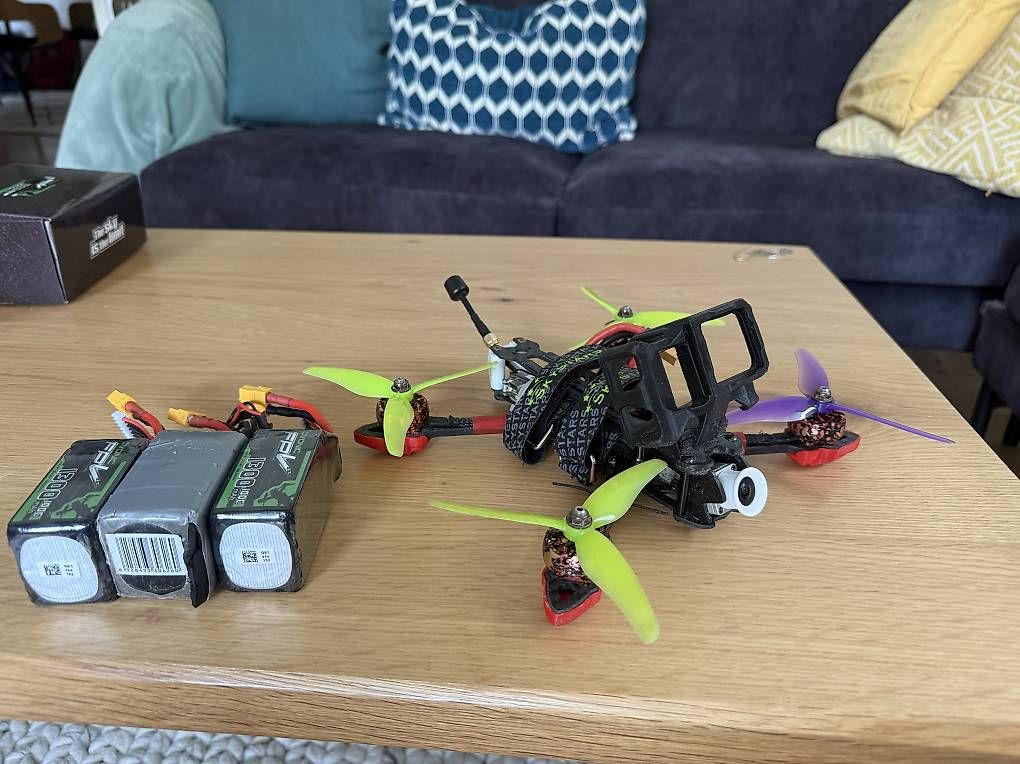 Modellismo RC: Drone FPV 6s avec 3 batteries – Usato da Renens VD venduto da Zorgone