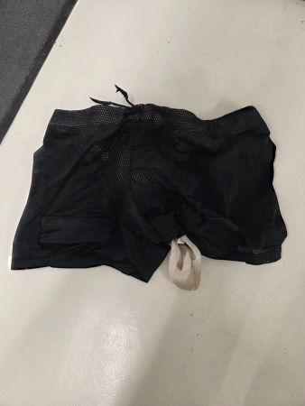 Short avec coquille de protection