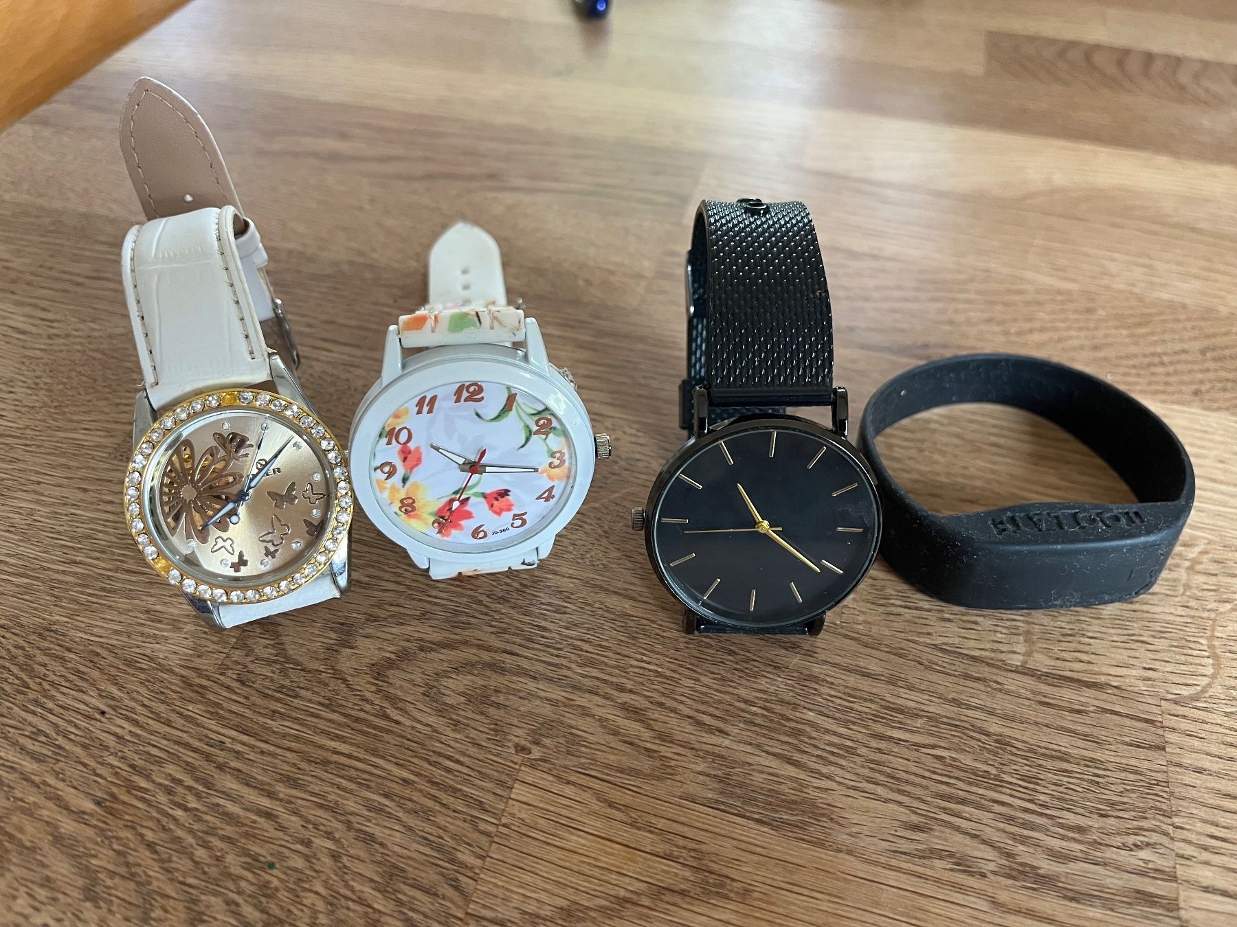 Montres: Kinder Uhren Set 6 Stck. Verschiedene Modelle – D'occasion à Burgistein par DinetaF 1