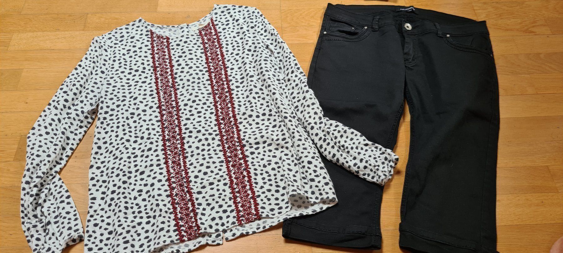 Lotti di vestiti: Super Set Hose mit bluse+ 1 Teil gratis – Usato da Ferden venduto da jemyce
