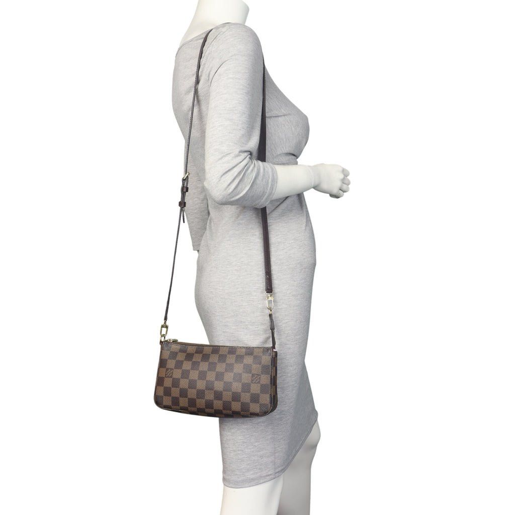 Borse: Louis Vuitton Pochette Damier Ebene NEU – Nuovo (secondo la descrizione) da Thusis venduto da Steffi_P 2