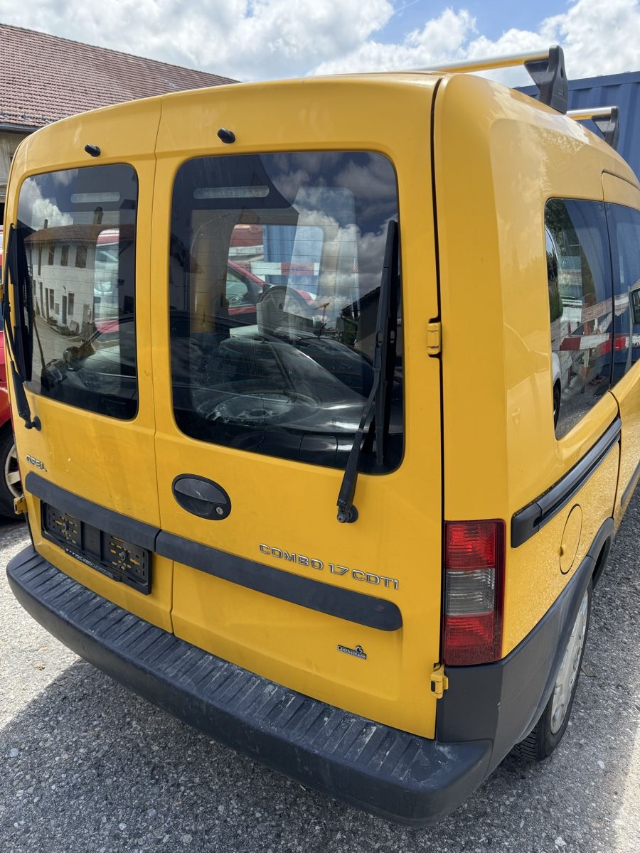 Opel Veicoli commerciali: Opel Combo 2010 1.7CDTi  – Usato da La Chaux-de-Fonds venduto da den_z7zs 4