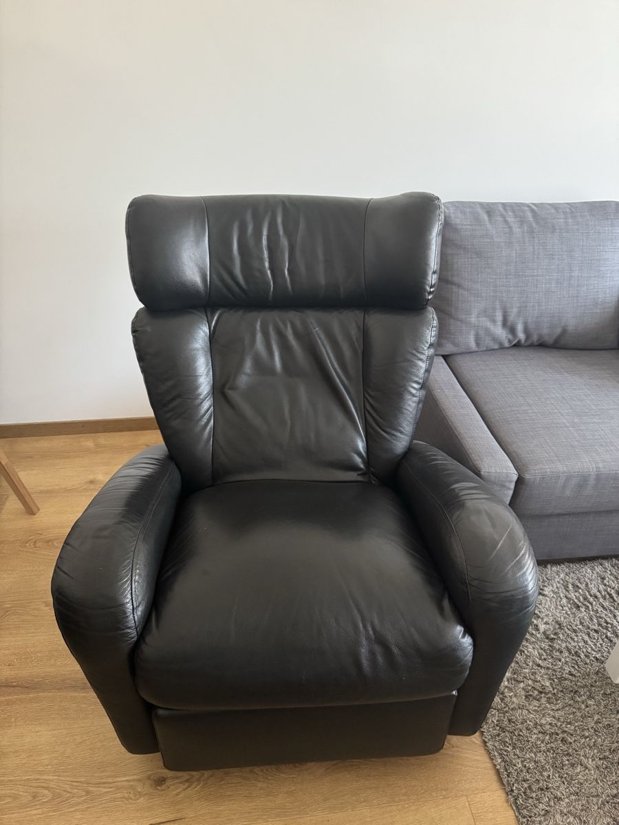 Poltrone: Sessel Leder schwarz mit Fussauflage – Usato da Uster venduto da pat_5cbf