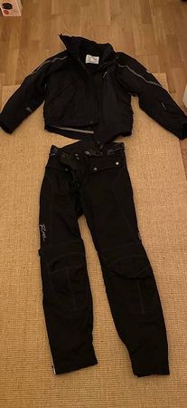 Motorrad Jacke Grösse 52 und Hose Grösse M