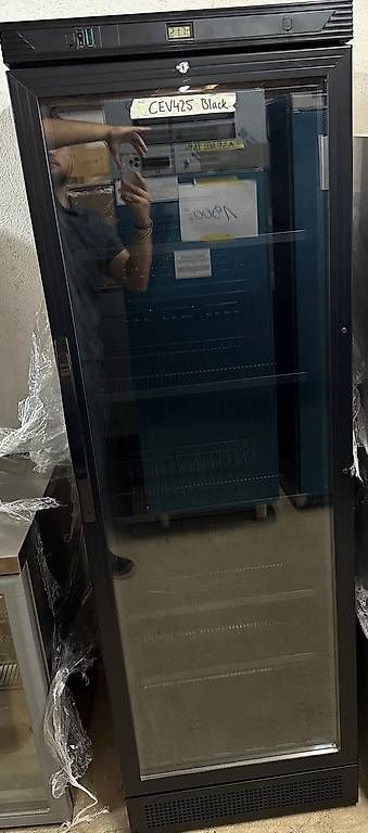 Frigoriferi: Kühlschrank - Gewerbe CEV425 BLACK – Nuovo (secondo la descrizione) da Hunzenschwil venduto da sup_9gyh
