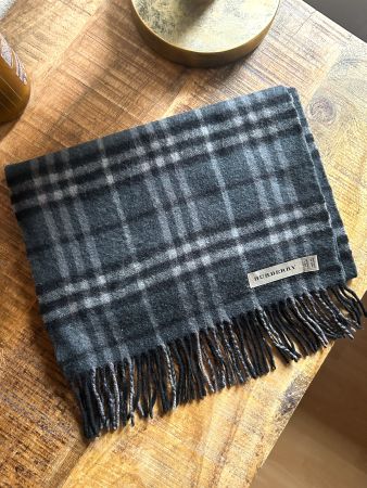 Burberry 100% Cashmere Schal