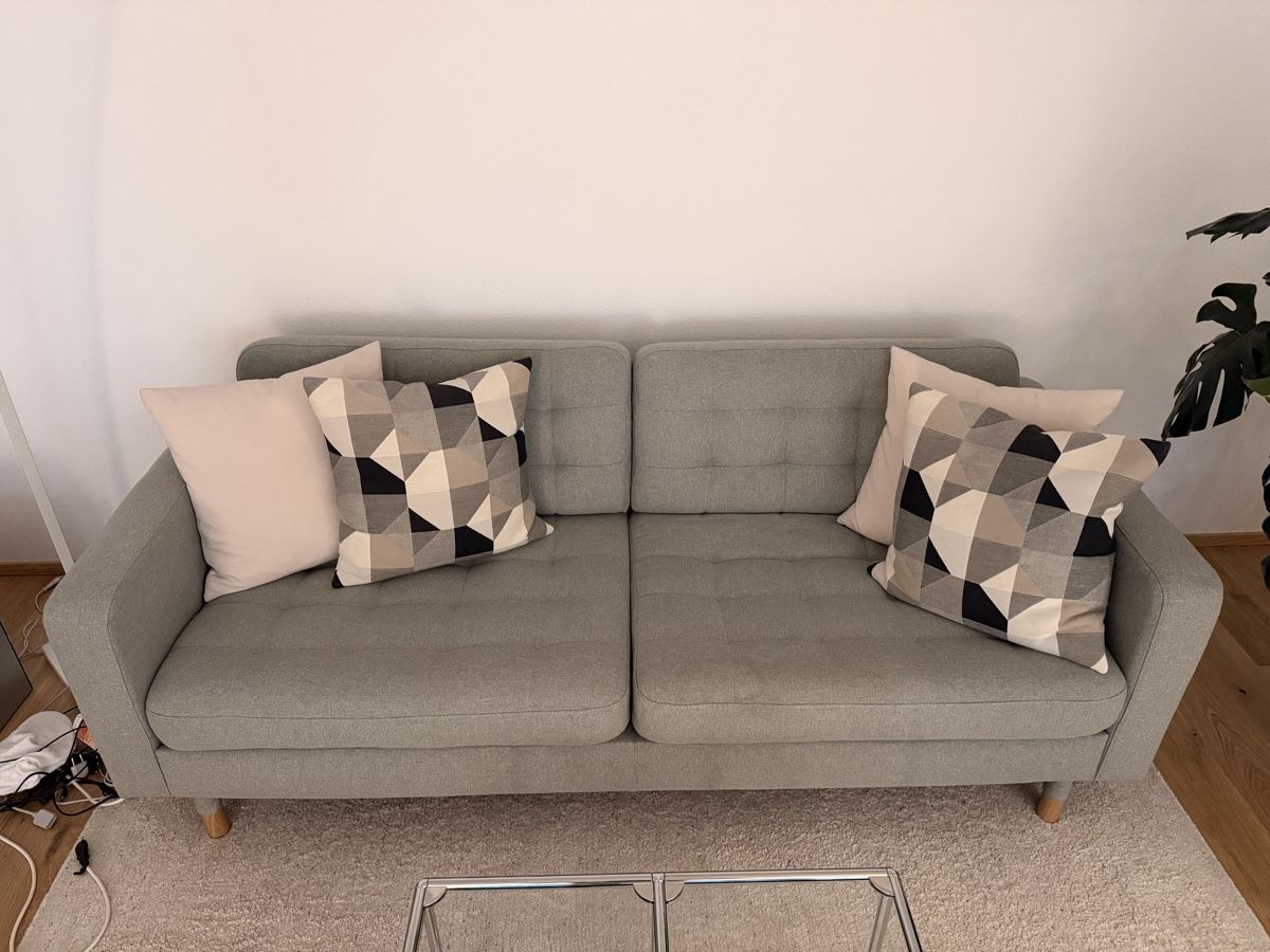 Sofas: 2er-Sofa Landskrona | Hellgrün – Gebraucht aus Zürich von therealvologram82 1