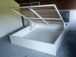 IKEA Malm Bettgestell mit Aufbewahrung 180x200, mit Kopfteil