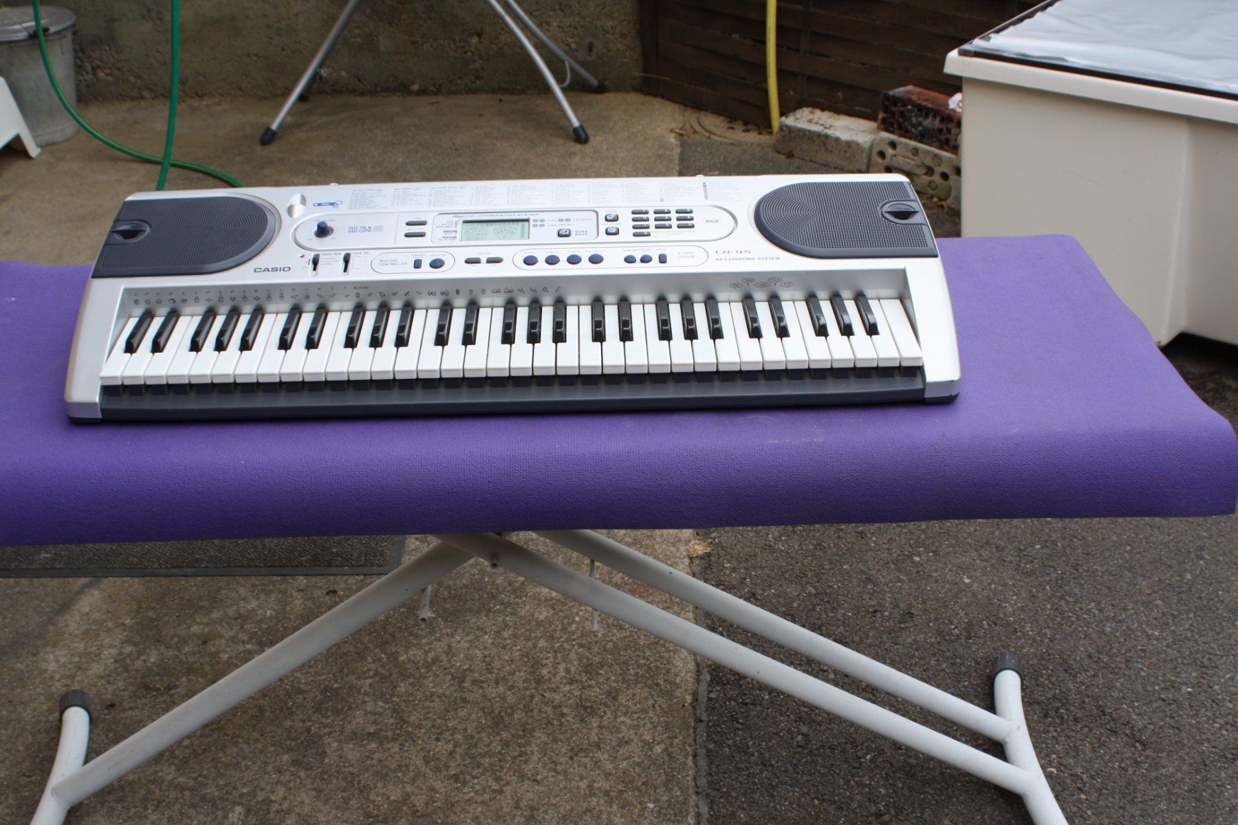 Casio Instruments de musique: Keyboard Casio K-45 – D'occasion à Wauwil par Pneuedy 1