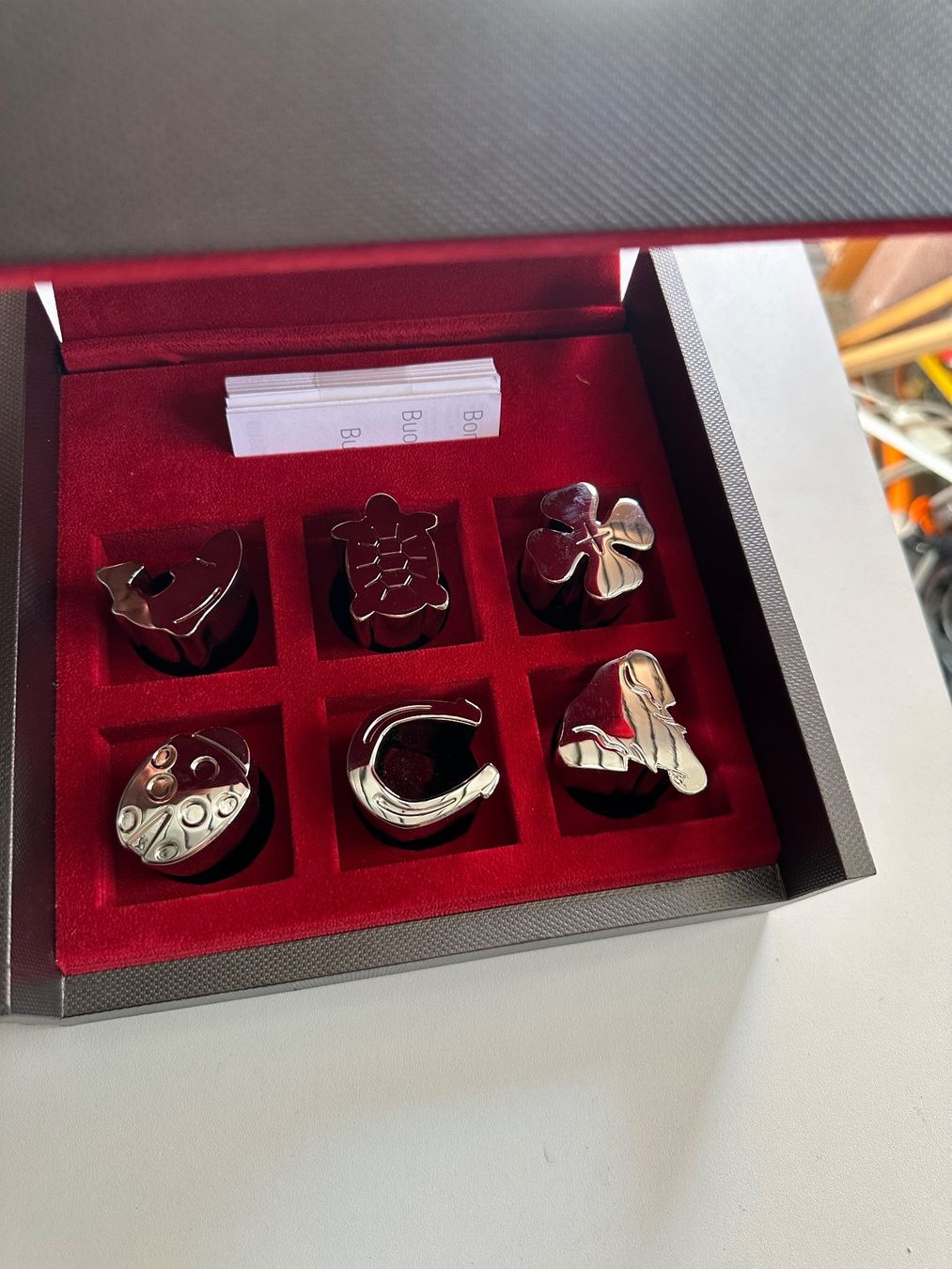 Tutte le decorazioni: Design Nestle Tischkartenhalter in Box ? Alessi ? – Nuovo (secondo la descrizione) da Deitingen venduto da Himhip 3