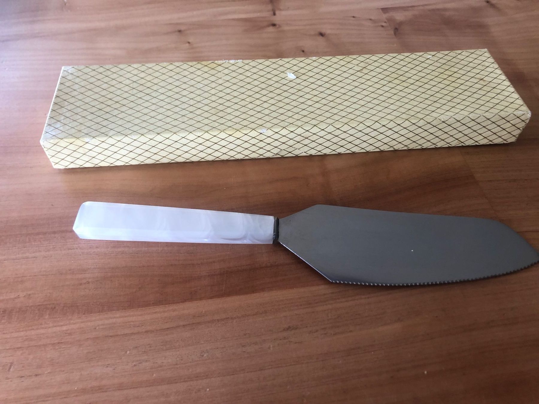 Set di posate: Edle Tortenschaufel mit Perlmutgriff - Vintage, TOP – Usato da Kaltbrunn venduto da lagone1