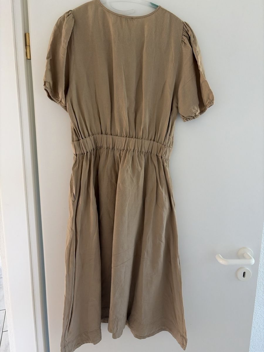 Esprit Robes: Kleid Esprit beige Grösse 38 mit Schärpe kurzarm – Neuf (Voir description) à Muhen par Rote-Zora01 2