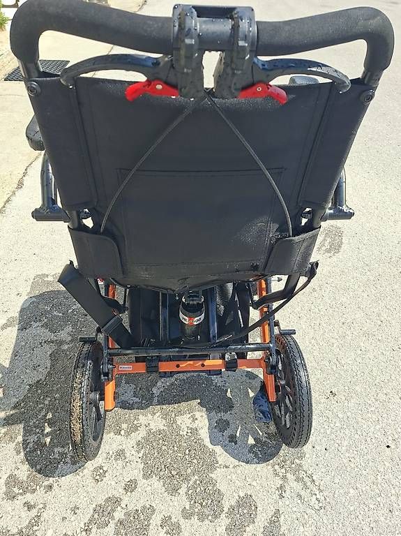 Chaises roulantes: Chaise de transport doccasion – D'occasion à Montalchez par CaroleR 1