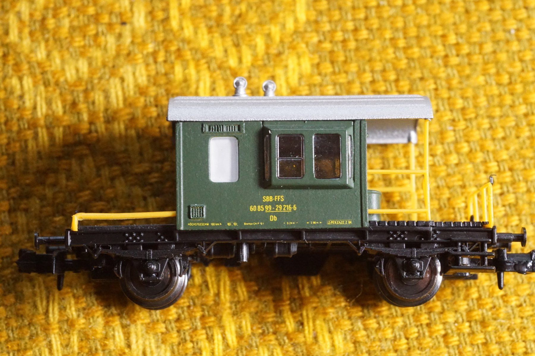 Hobbytrain Modelleisenbahnen: SBB-CFF Zugbegleitwagen Sputnik – Gebraucht aus Gränichen von iknow 4