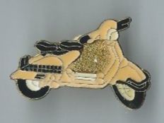 Vespa Roller, Pin