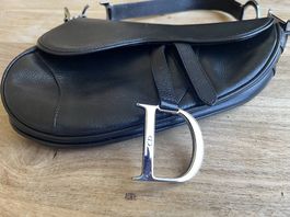 Sac Dior Saddle Noir Authentique - Élégance Intemporelle