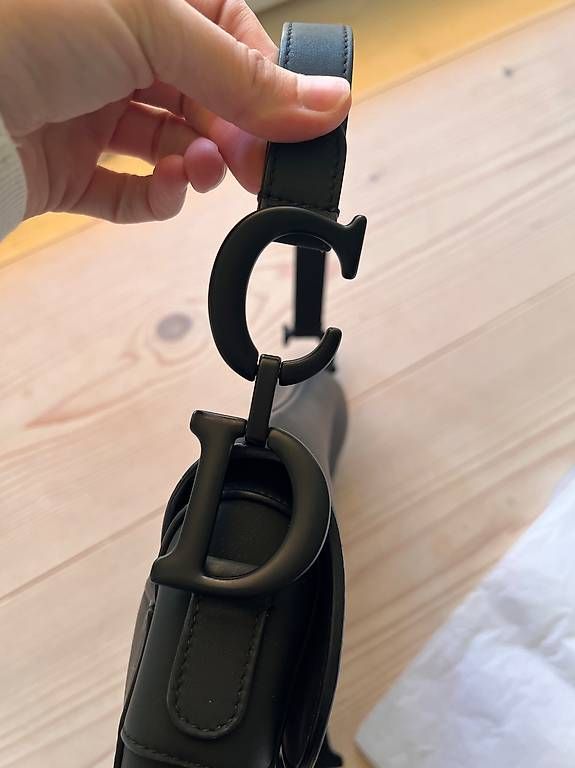 Altro in  Abbigliamento & Accessori: Dior Saddle Bag with Strap + Adjustable Shoulder Strap  – Usato da Ittigen venduto da san_9pr8 2