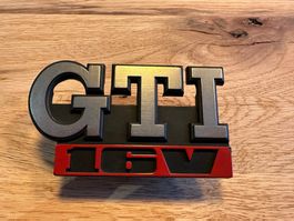 VW Golf GTI 16V Emblem