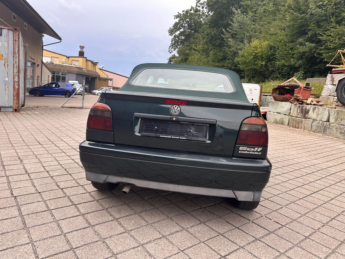 VW Automobili: VW Golf Cabriolet dunkelgrün Schaltgetriebe – Usato da Schmerikon venduto da mir_c2lz 3
