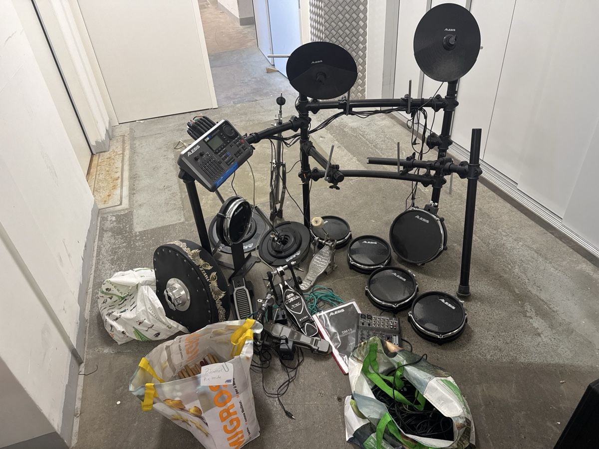 Alesis Strumenti musicali: Alesis schlagzeug  – Usato da Strengelbach venduto da Nusskopf09