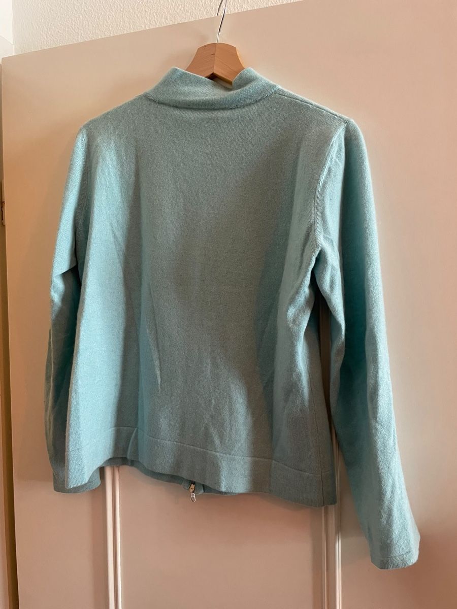 Brunello Cucinelli Giacche: Brunello Cucinelli Strickjacke Cashmere hellblau geflickt – Usato da Basel venduto da Kalleskaviar 3