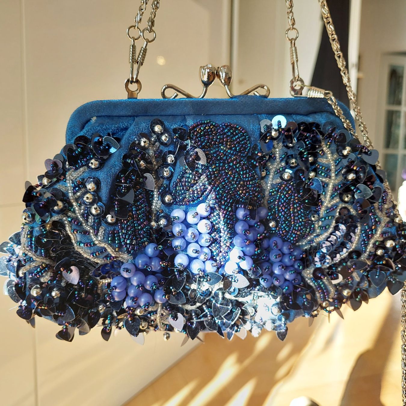 Borse da donna: blue sequin evening purse – Nuovo (secondo la descrizione) da Genève venduto da ado_x2xq