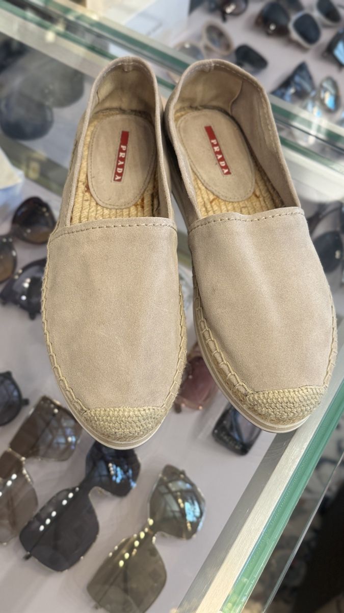 Prada Damenschuhe: PRADA Espadrilles, Beige Wildleder, Sommer Schuhe, Gr. 38 – Gebraucht aus Lachen SZ von HelvetiaLuxury 1