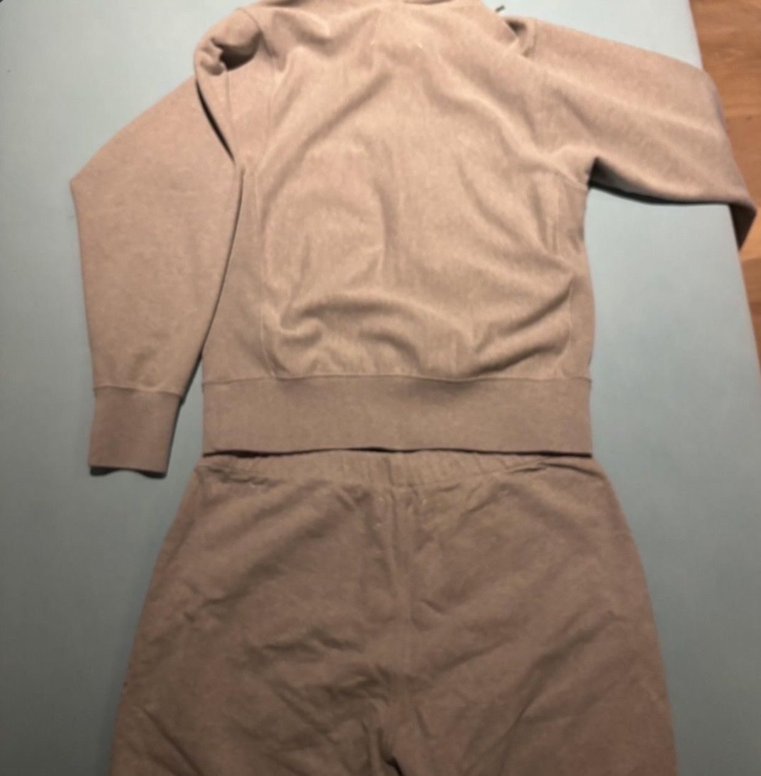 Tute: MM6 Maison Margiela Tracksuit – Nuovo (secondo la descrizione) da Kilchberg ZH venduto da chw_75d9 1