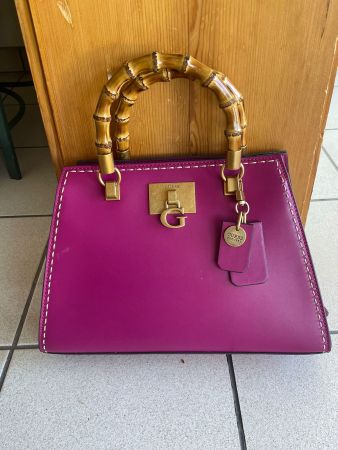Sac GUESS rose fuchsia – poignée bambou – neuf