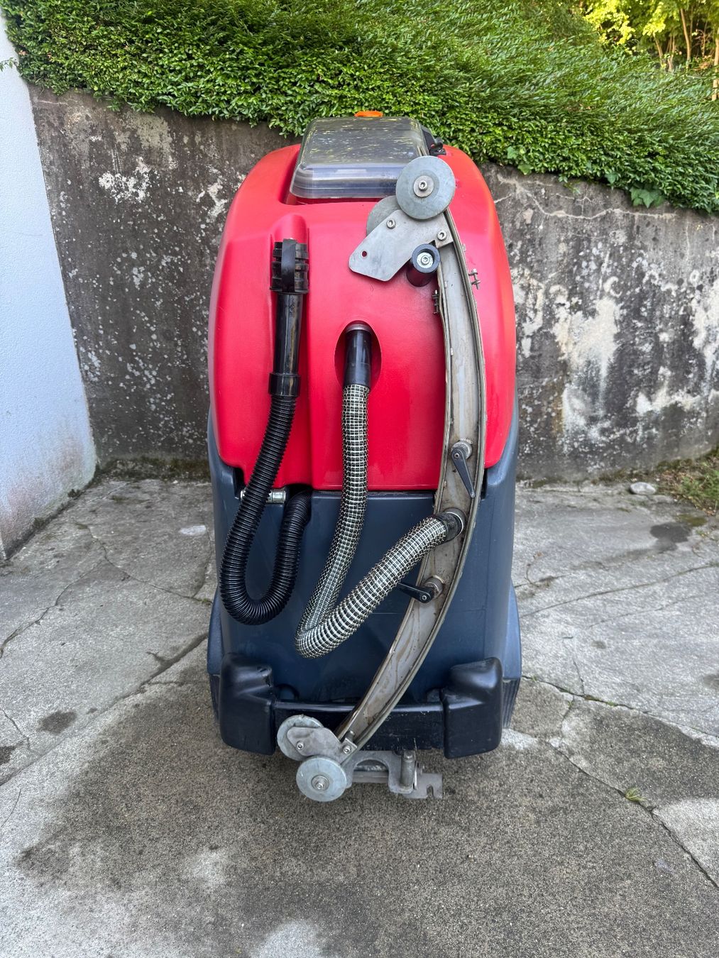 Toutes les machines: Cleanfix RA 900 Scheuersaugmaschine( taski Wetrok cleanfix) – D'occasion à Brugg par Vwtiguan1- 2